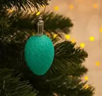 Игрушка световая "Шишка на елку" (батарейки в комплекте) 6 см, 1LED, RGB, ГОЛУБОЙ, арт. 2361538 Голубой - фото
