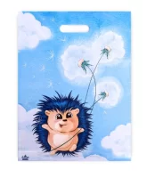 Сумка-пакет 40*31 с прорубной ручкой, ламинированный. Ежик с одуванчиком Разноцветный - фото